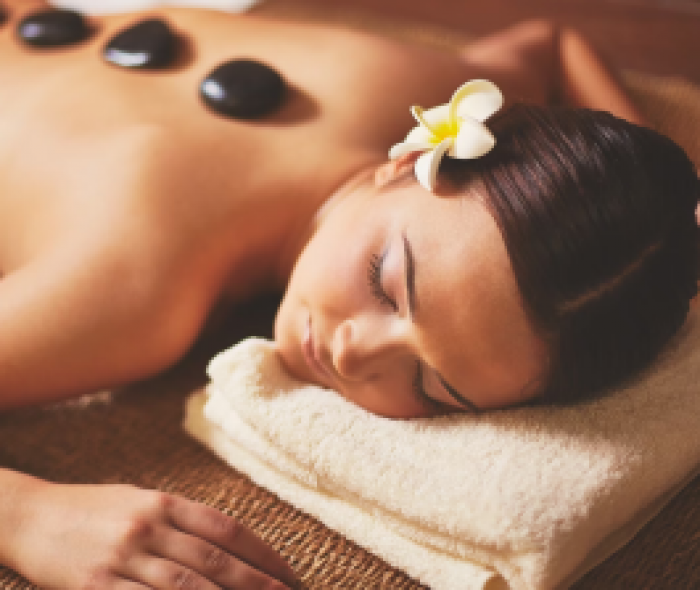 Hình ảnh MASSAGE ĐÁ NÓNG
